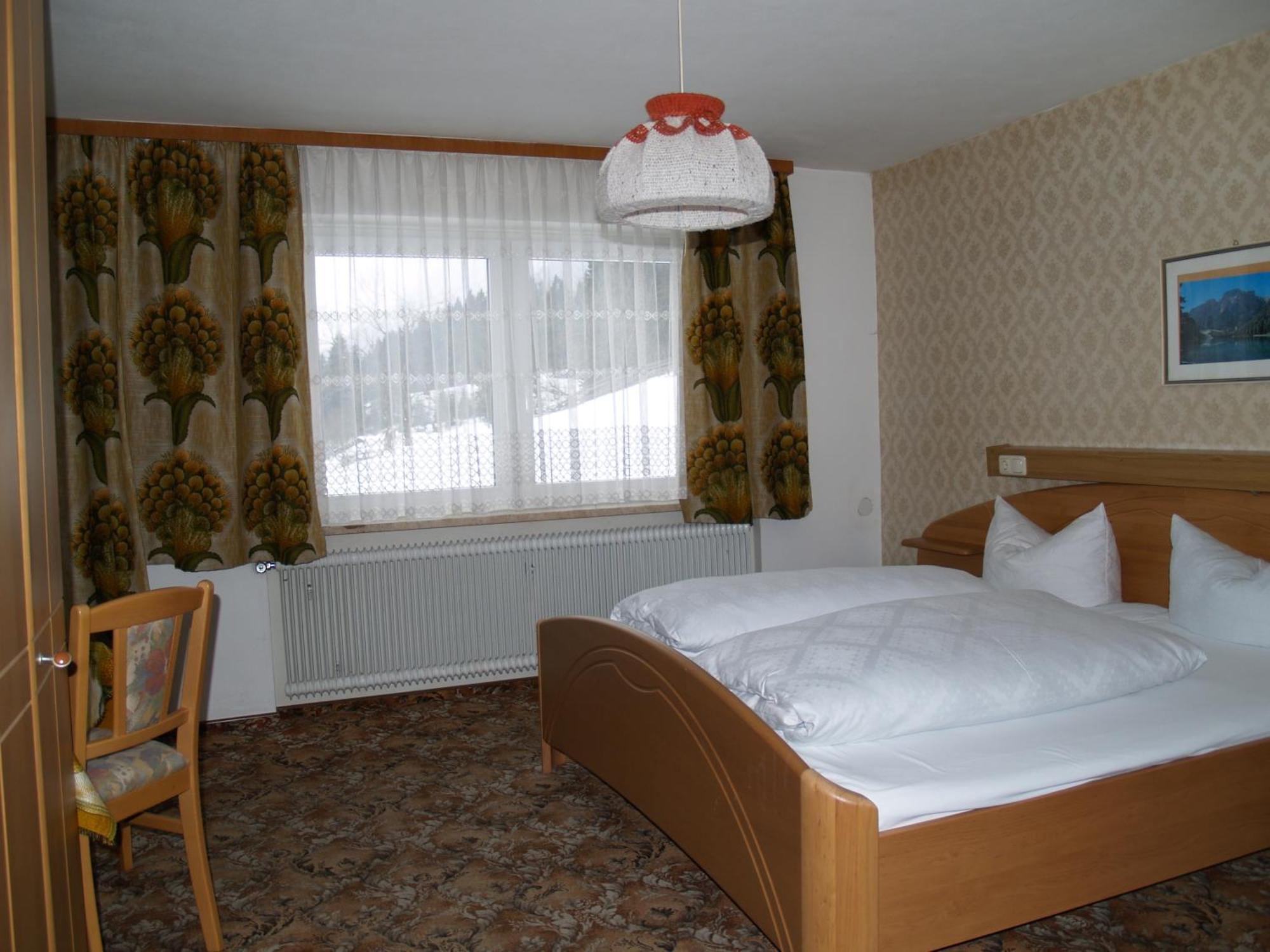 Pension Talblick In Waengle Bei Reutte Room photo