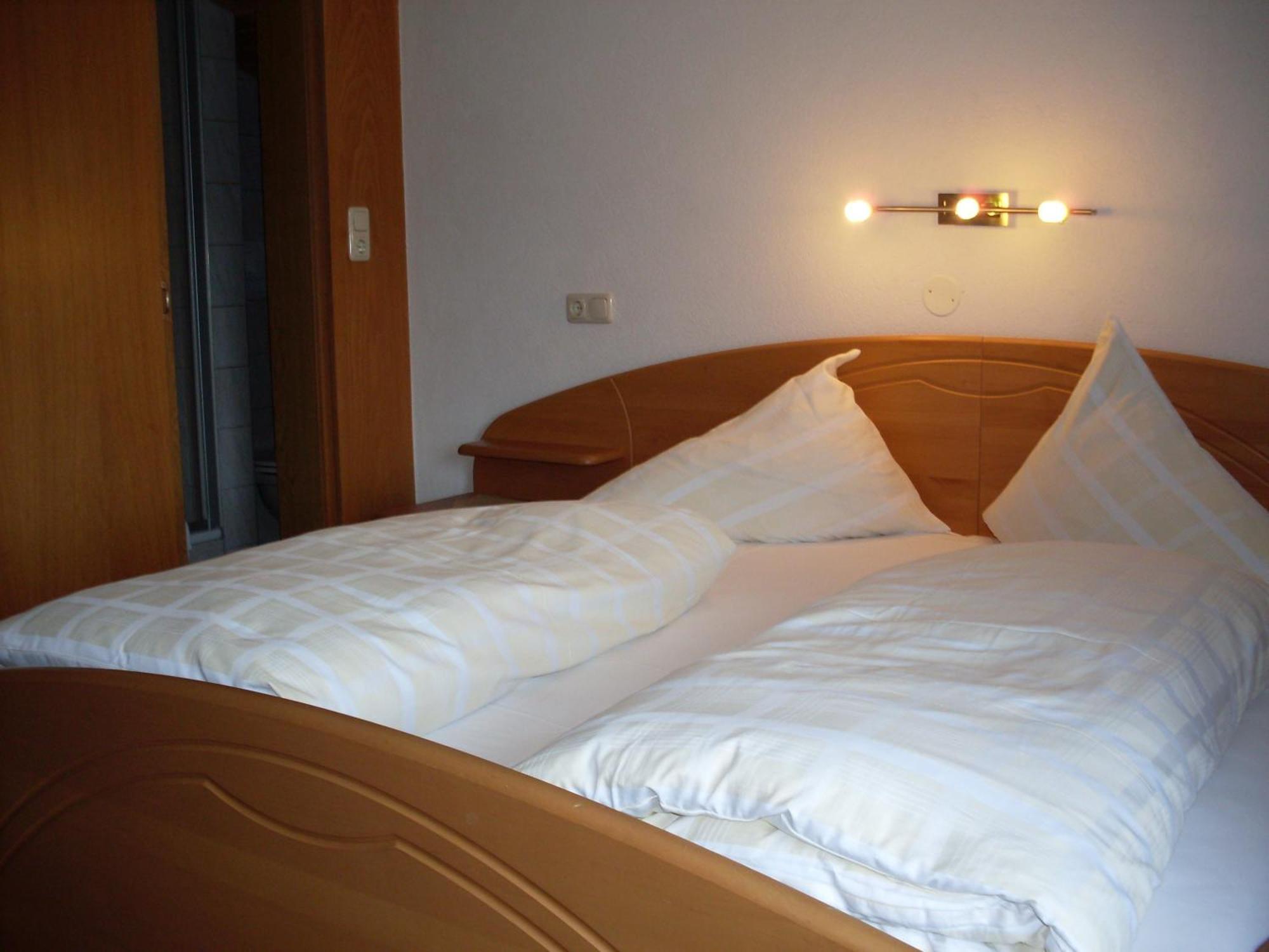Pension Talblick In Waengle Bei Reutte Room photo
