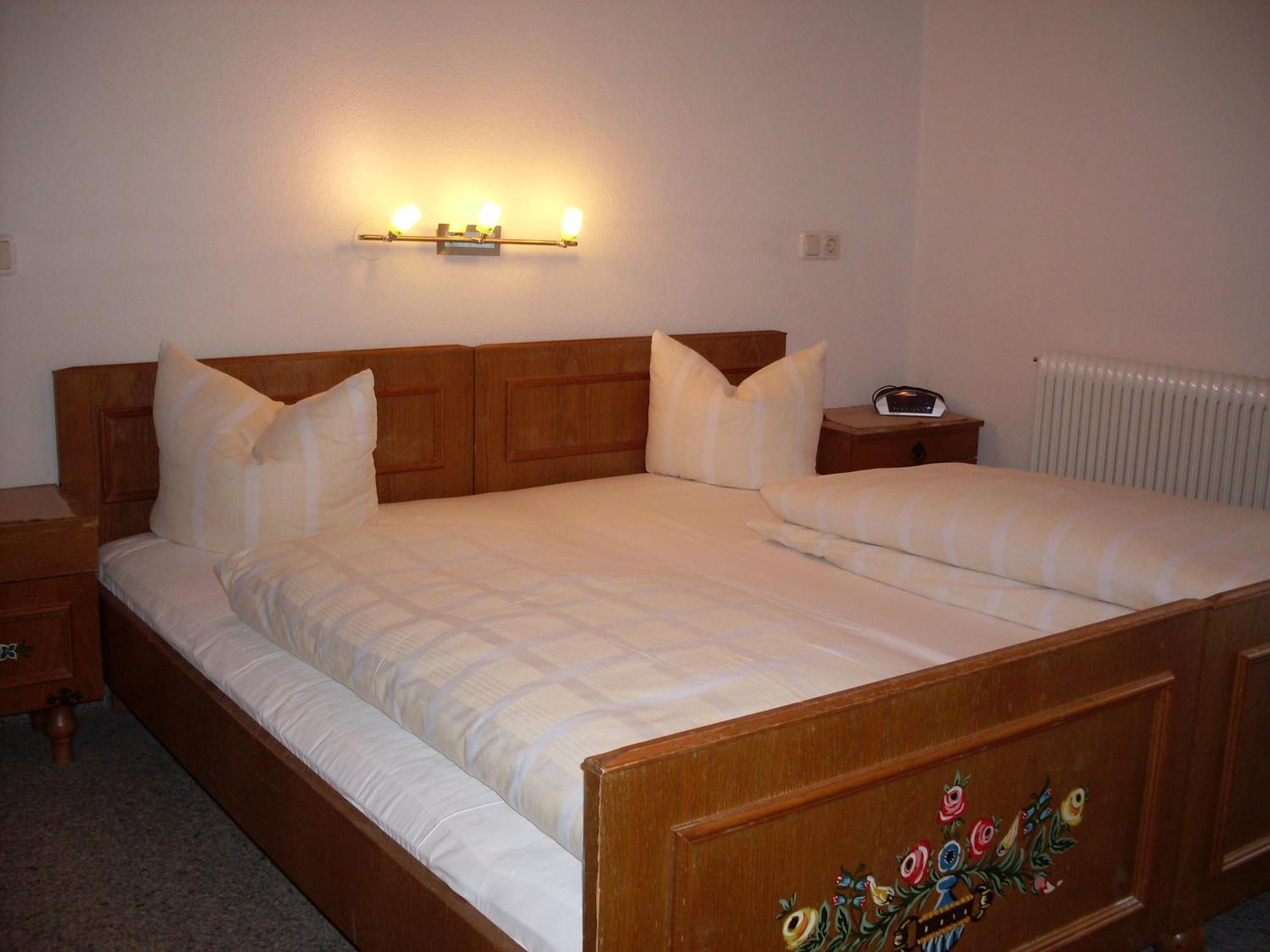 Pension Talblick In Waengle Bei Reutte Room photo