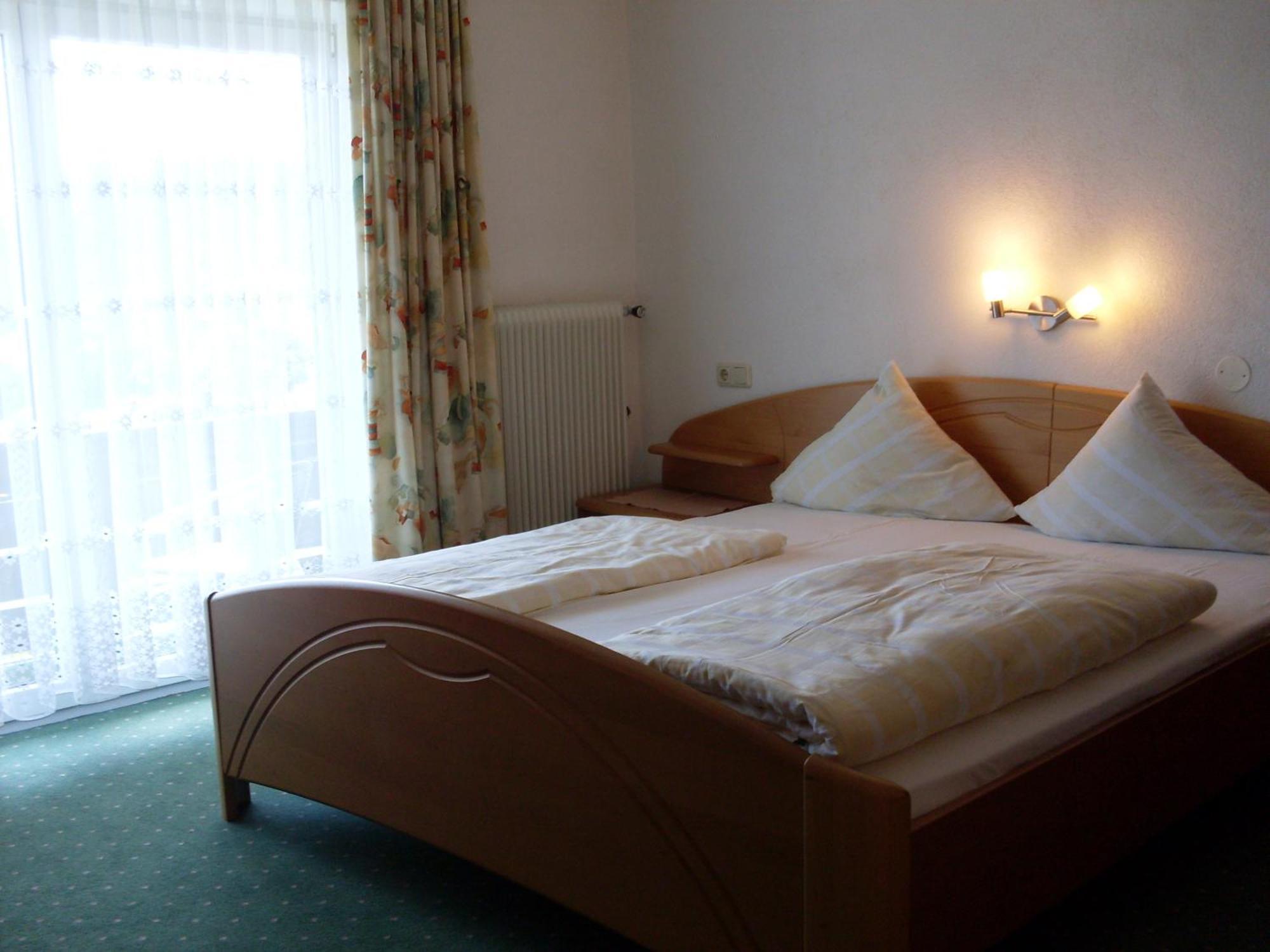 Pension Talblick In Waengle Bei Reutte Room photo