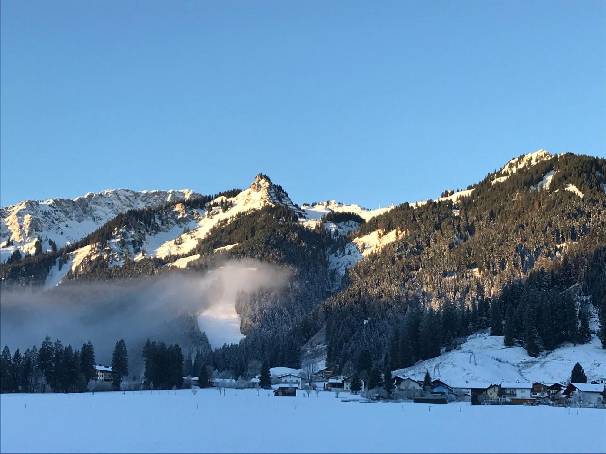 Pension Talblick In Waengle Bei Reutte Exterior photo